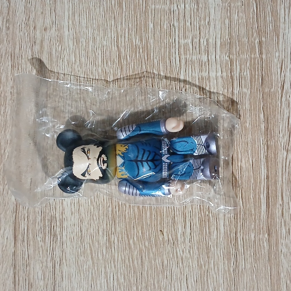 Bearbrick 100% Aquaman Figure